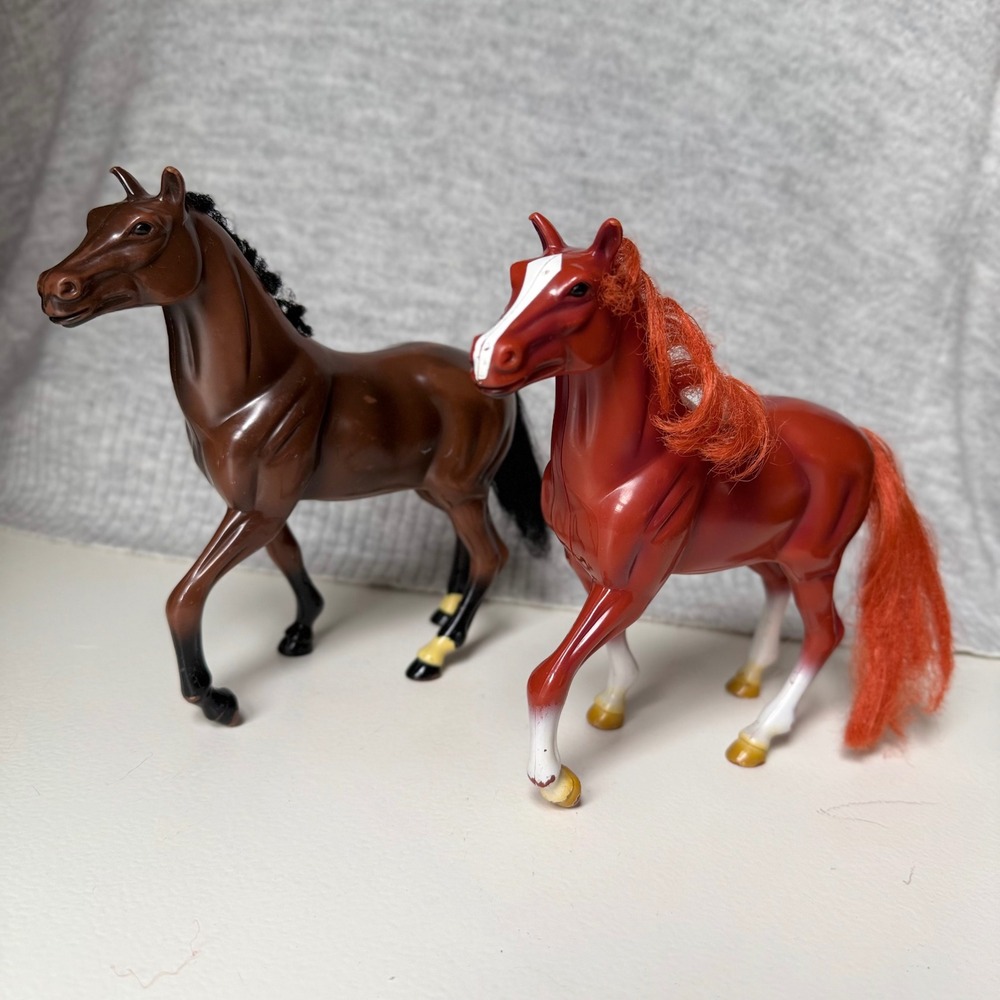 Vintage Blue Box Horse Figurines Set of 2 Plastic Bay Chestnut Stallion Toys